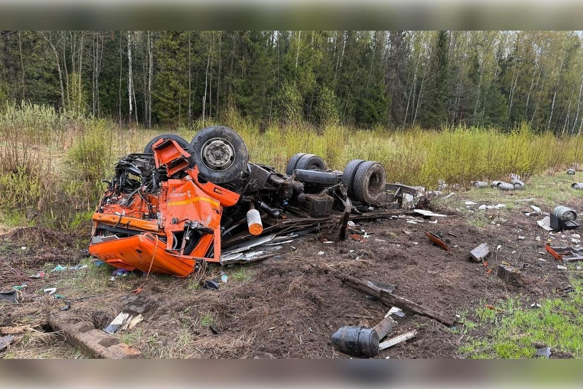 В Ивановской области столкнулись поезд и КамАЗ с пивом