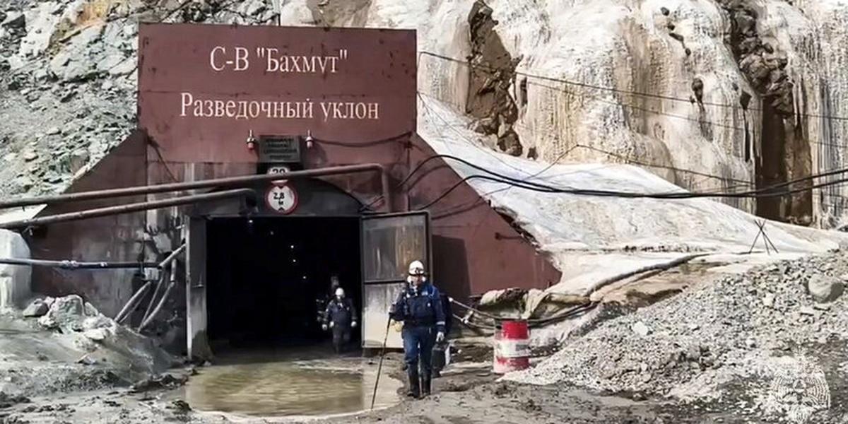 На руднике «Пионер» в Амурской области спасатели начали бурить восьмую разведывательную скважину