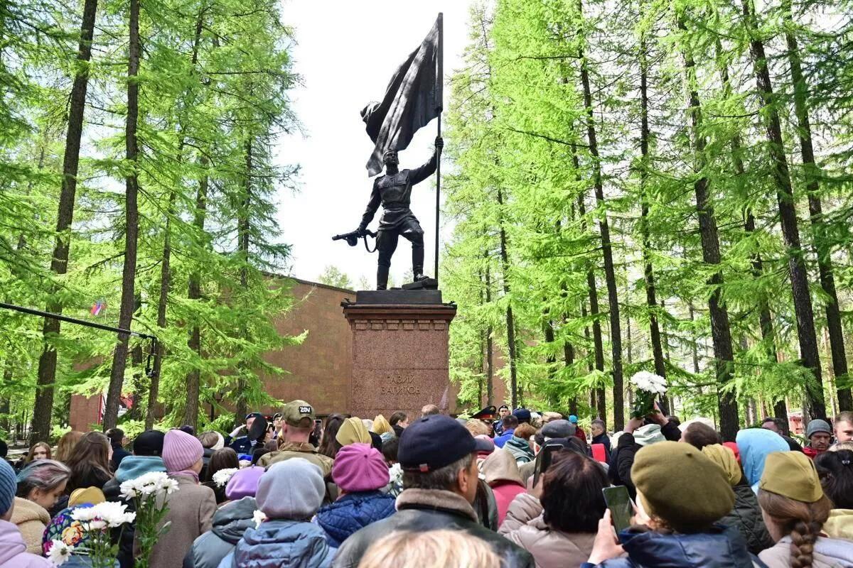Уроженцу Башкирии Загитову, поднявшему Знамя Победы над Рейхстагом, открыли памятник в Уфе