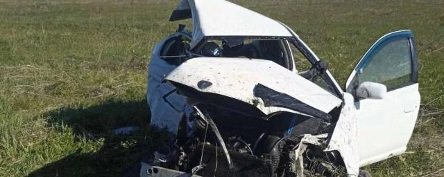В Красноярском крае на трассе «Сибирь» в лобовой аварии погибла женщина