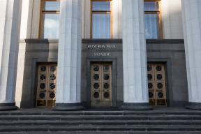 60 депутатов Рады готовы сдать мандаты из-за усталости и мизерных зарплат