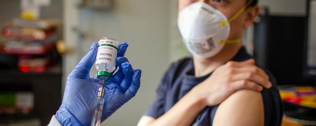 Украина закупит пять миллионов доз вакцины от COVID-19 у Китая