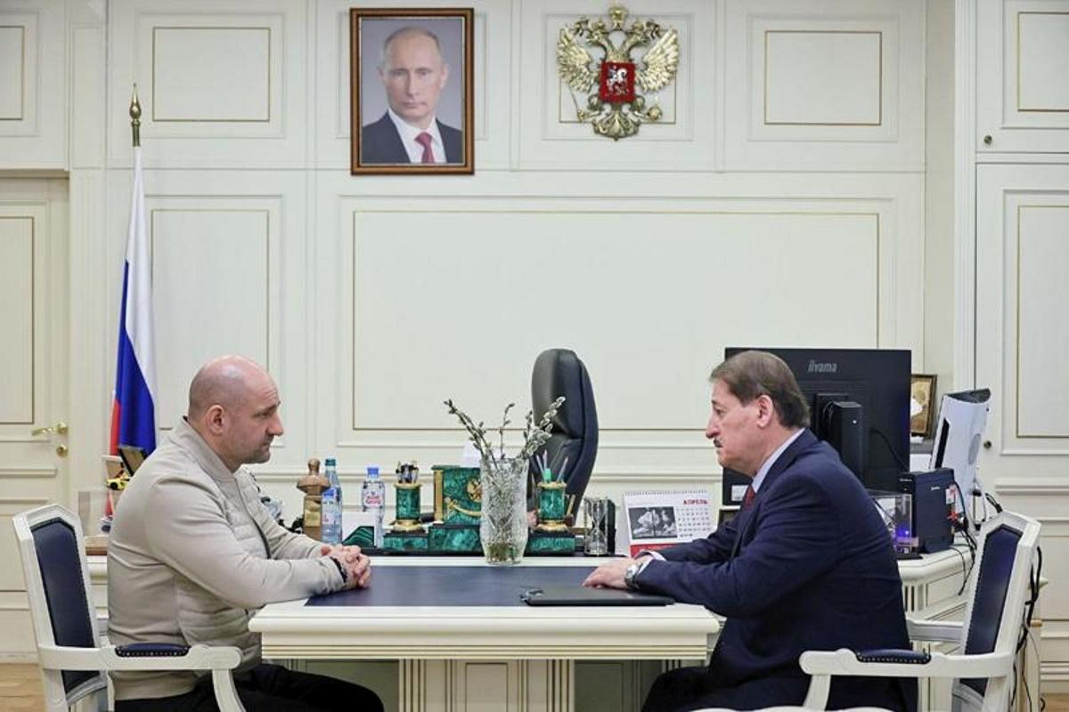 Полпред в УрФО Жога и замминистра юстиции РФ Алханов обсудили вопросы контроля за иноагентами