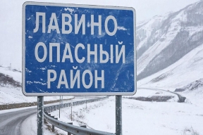 Снег обрушится со скоростью поезда: в Бурятии лавины снова угрожают туристам и жителям севера