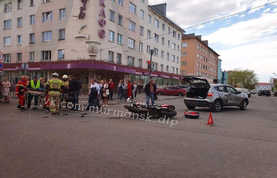 В центре Мурманска в ДТП пострадал мотоциклист