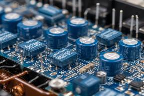 Российские ученые совершили прорыв: текстильный мусор станет источником энергии будущего