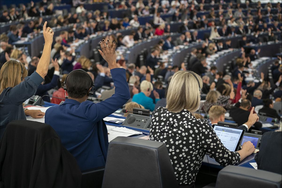 Евродепутат из Германии призвал ЕС одуматься: «Украина превращается в кровоточащую руину»