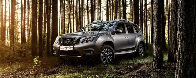 На Алтае чиновники отменили закупку внедорожника Nissan Terrano за 3 млн рублей