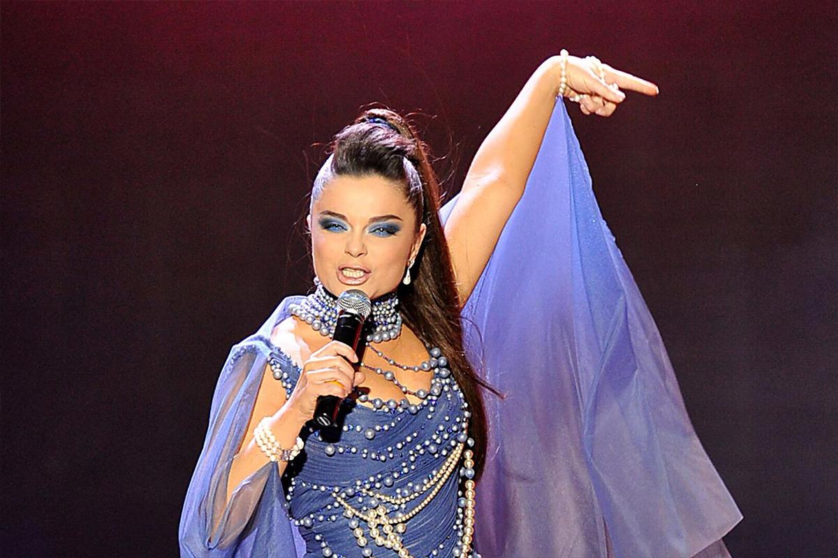 Наташа Королева предстала перед публикой и мужем в новом образе