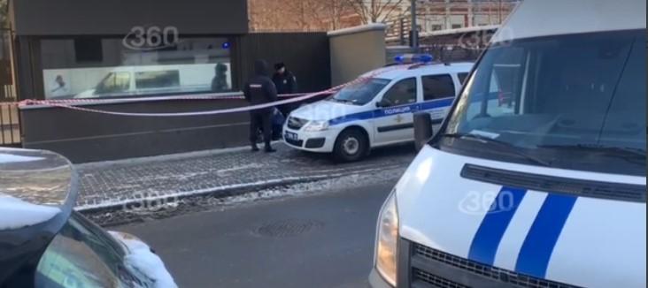 В Москве на территории посольства Швейцарии нашли пакет с гранатами