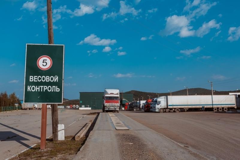 На двух дорогах Иркутской области установят пункты контроля проезда большегрузов