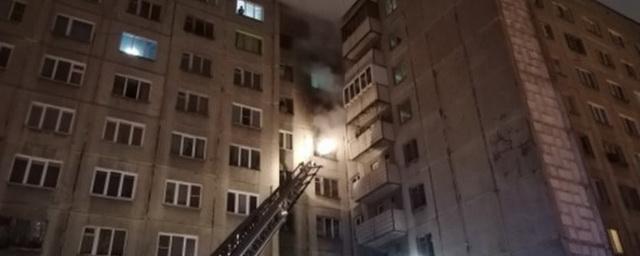 В Челябинске ночью произошел пожар в бывшем общежитии