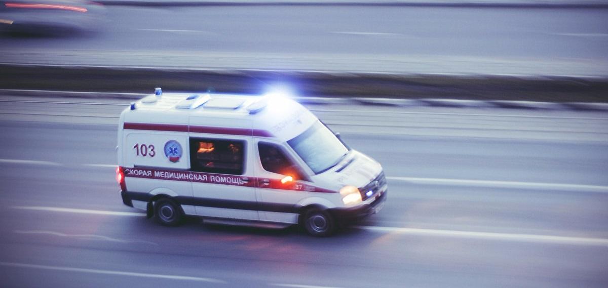 В городе Богдановиче пьяный мужчина разбил голову приехавшему на вызов фельдшеру скорой помощи