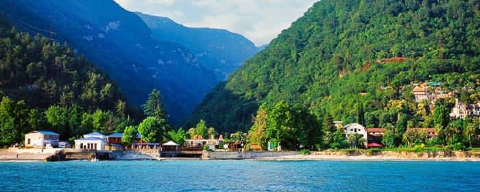 Эксперт по туризму Мельник: Самым бюджетным направлением в бархатный сезон станет Абхазия