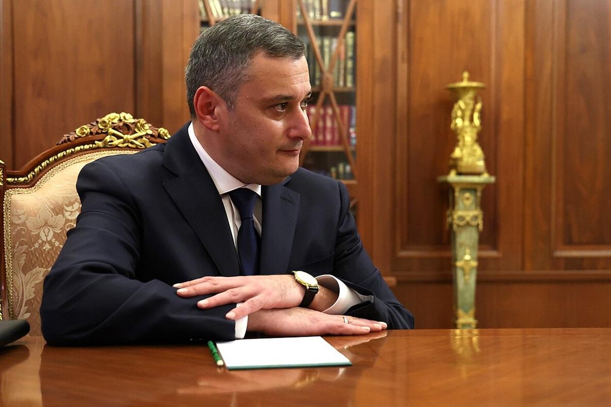 Хинштейн потребовал от подрядчика продать почку для ремонта школы