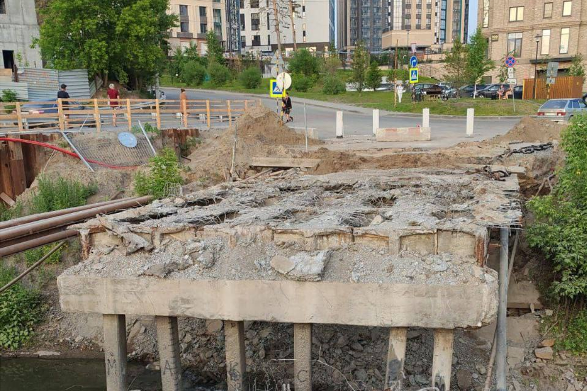 В Новосибирске демонтируют мост через Ельцовку-2