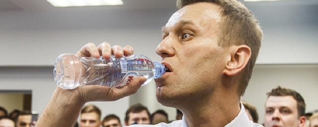 В Германию доставили бутылки, из которых пил Навальный