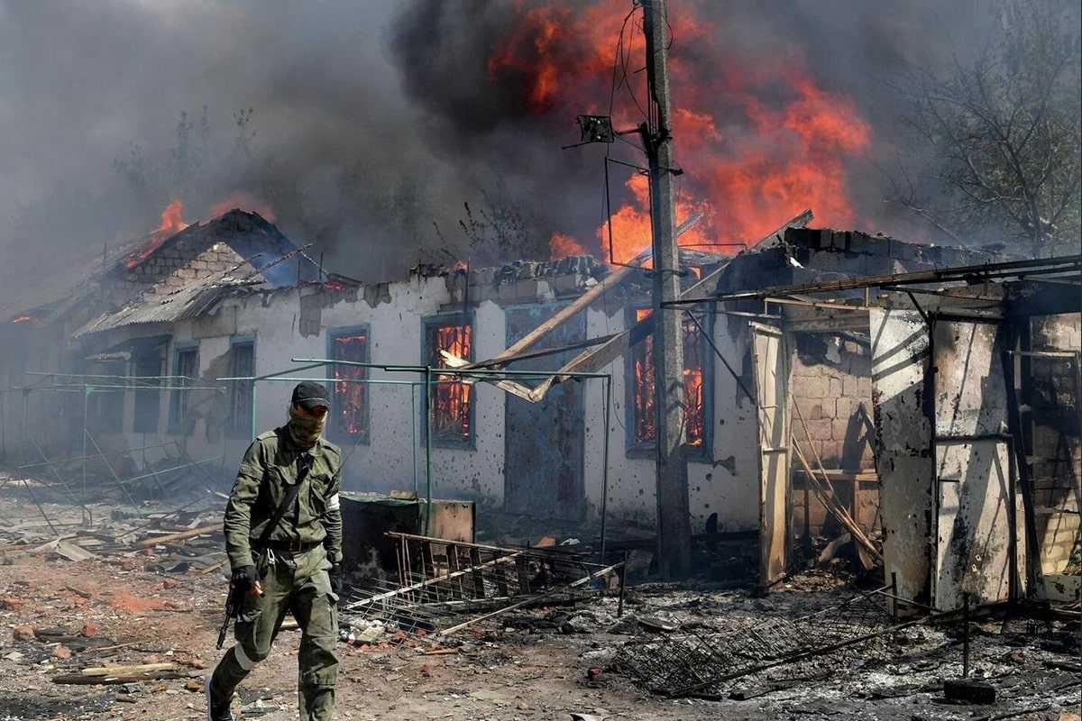 Новости с фронта украины сегодня ютуб. Город Попасная ЛНР. Бой в городе.