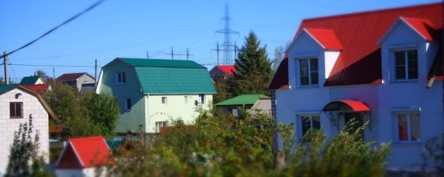Жители Петербурга в полтора раза чаще стали покупать частные дома в Ленобласти