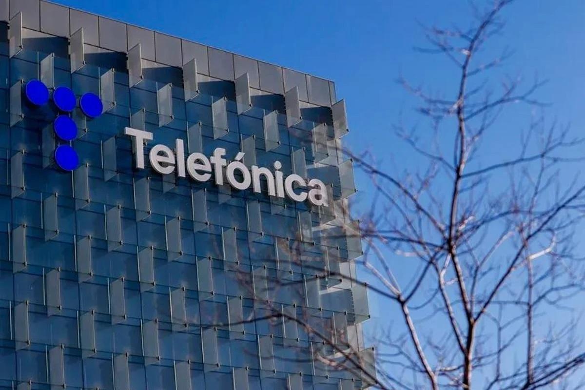 В Испании назвали причины отключения мобильной связи и интернета