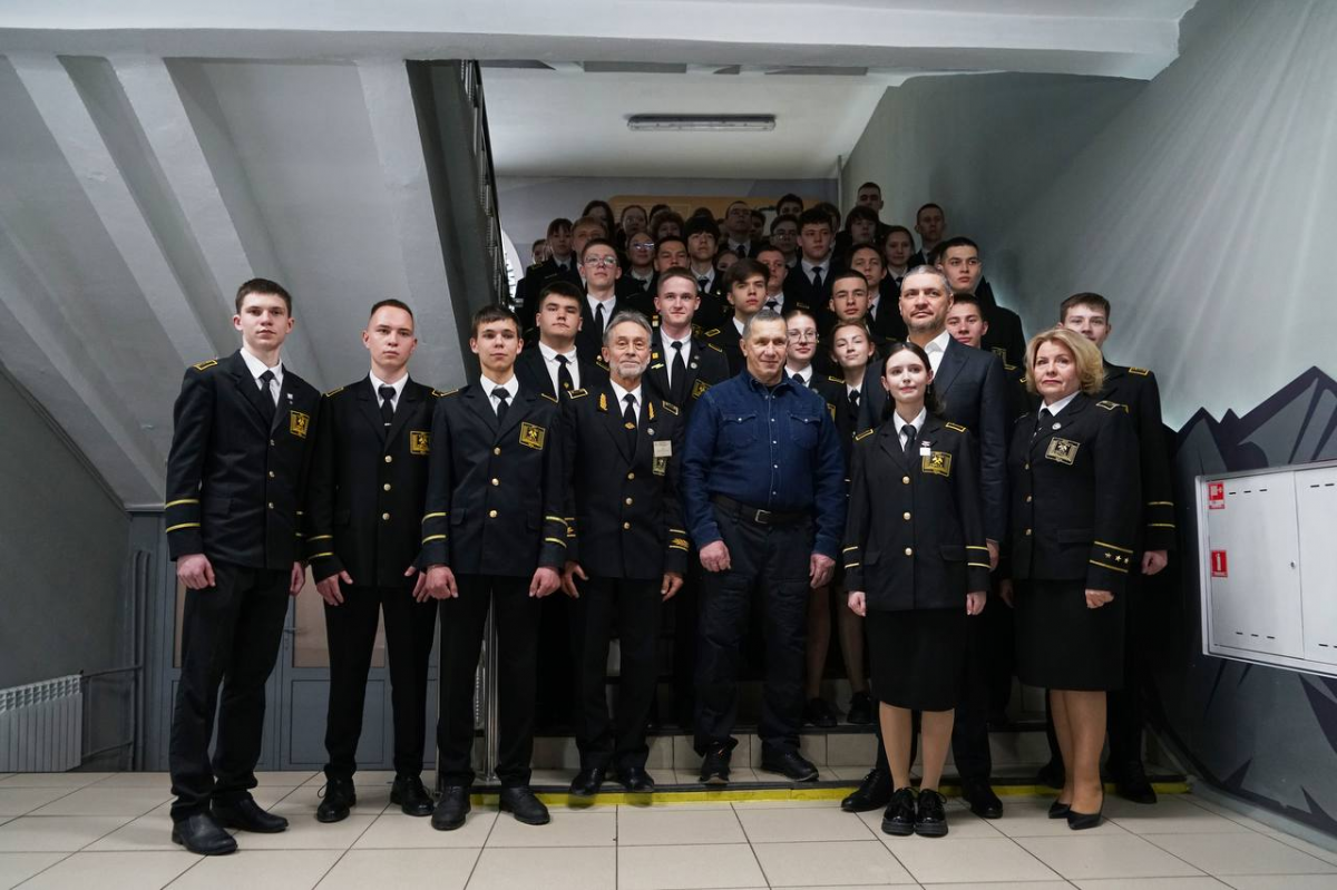 Губернатор Забайкалья Александр Осипов совместно с полпредом в СФО Юрием Трутневым оценил качество подготовки кадров для горнодобывающей отрасли края