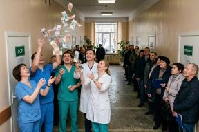 Зарплата 250 тысяч, а врачей нет. Названы самые высокие зарплаты у медиков при кадровом голоде
