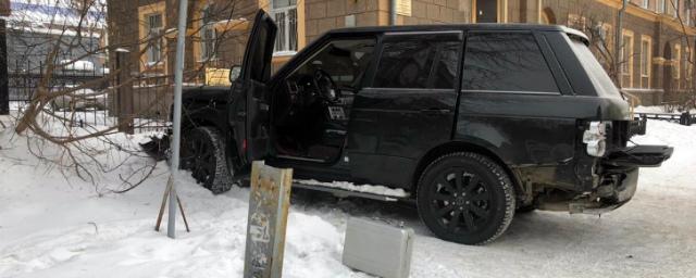 Новосибирец на Range Rover сбил насмерть женщину и скрылся с места ДТП