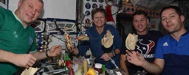 Космонавт Олег Новицкий показал будни на МКС в Instaram