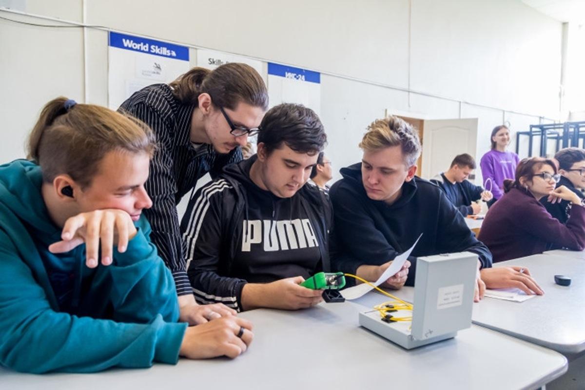 В колледжах Новосибирской области создали сто новых профессий