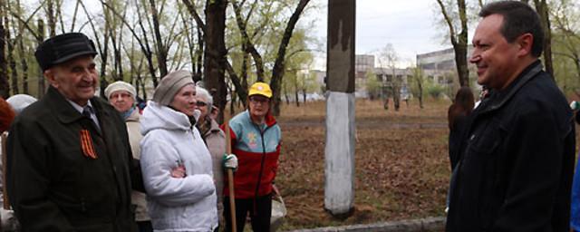 Красноярцы вышли на уборку города в рамках субботника