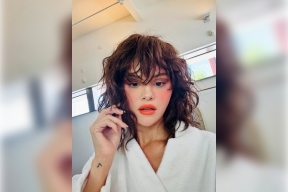 Селена Гомес выложила фотографию с челкой