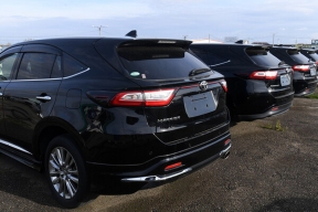 Toyota возобновила продажи автомобилей в России