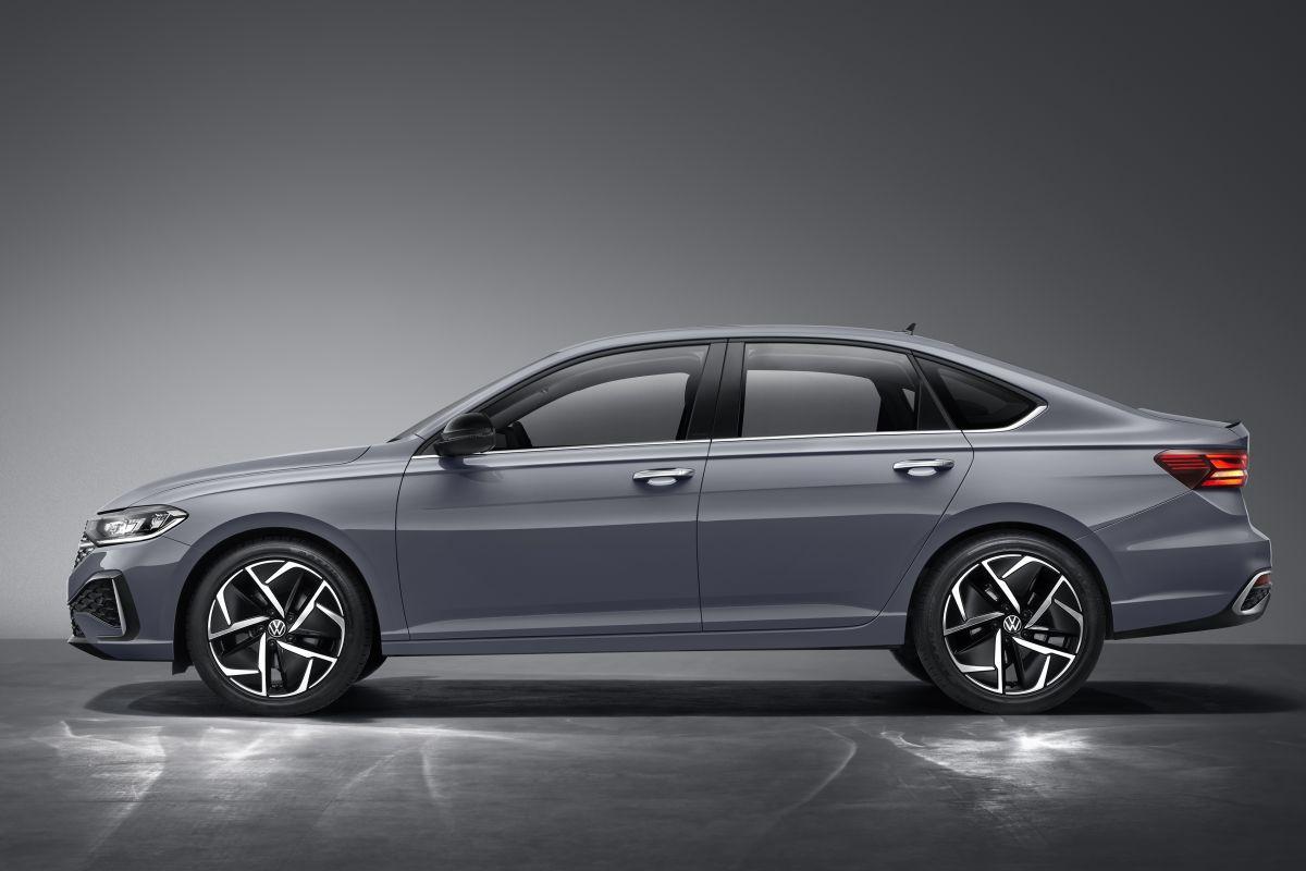 В РФ снова начали продавать Volkswagen Lavida XR по цене от 1,45 млн рублей