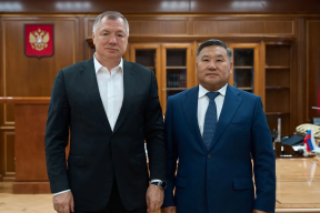Текущие темпы развития необходимо сохранить: глава Тувы Владислав Ховалыг обсудил с вице-премьером РФ Маратом Хуснуллиным развитие жилищного и дорожного строительства