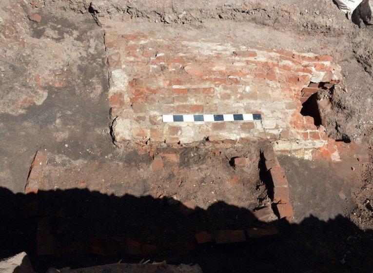 На пойме реки Холынки во Ржеве нашли артефакты с XIII по XX век