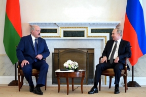 Путин и Лукашенко до 3 часов ночи обсуждали ситуацию на Украине