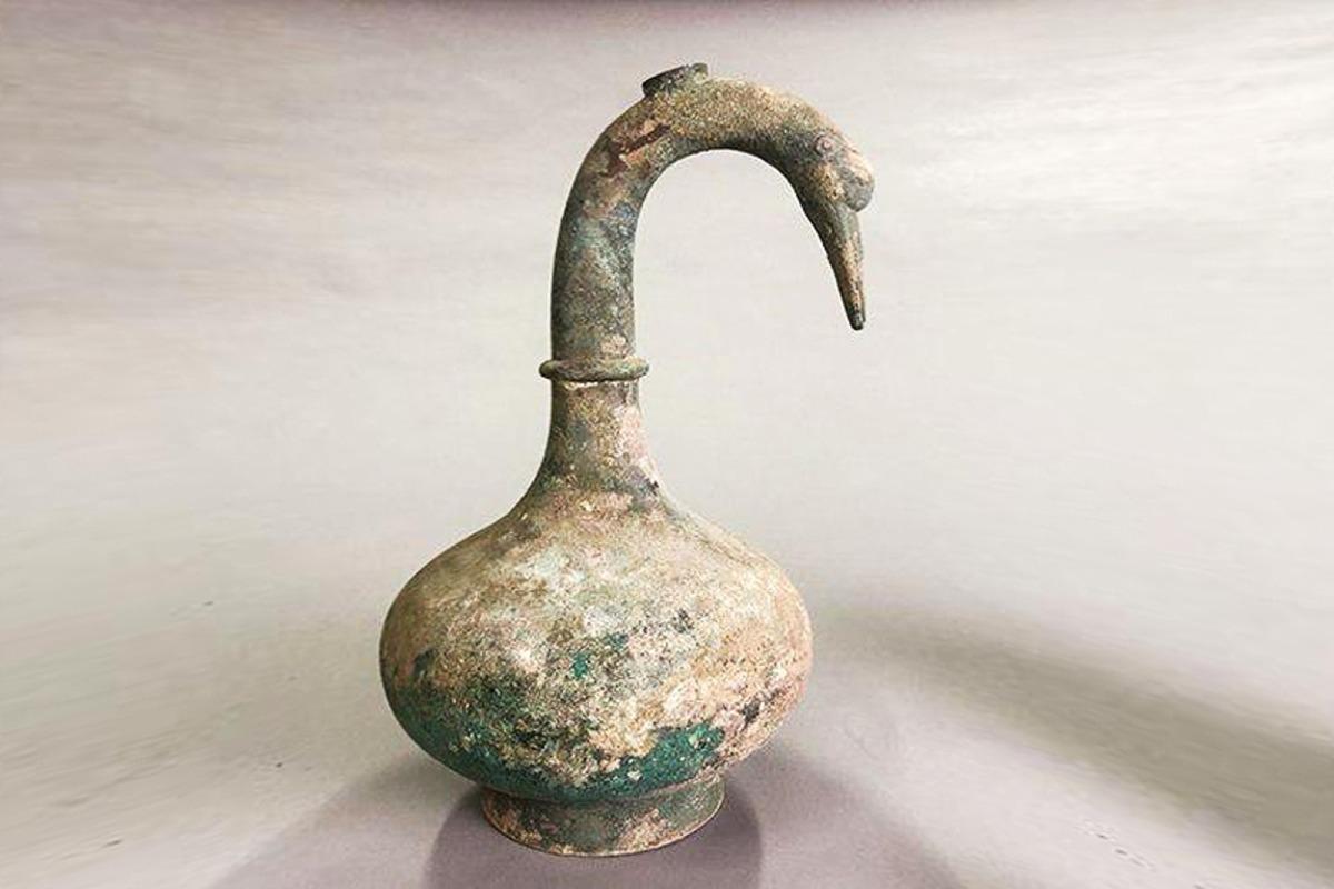 Китайские археологи попробовали найденный в древней гробнице алкогольный напиток