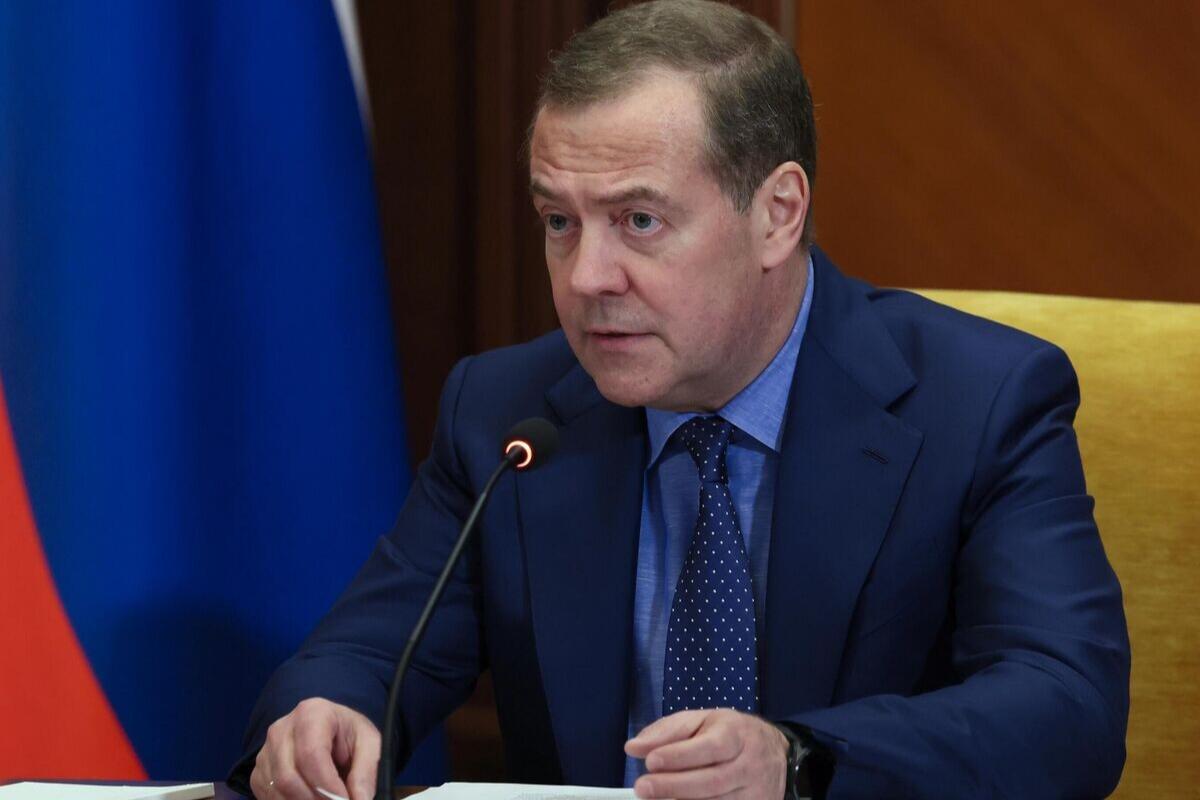 Медведев сообщил Мерцу и Макрону две плохие новости