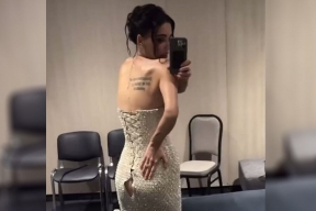 «Это эпик фейл»: Оксана Самойлова показала разорванное платье на премии МУЗ-ТВ