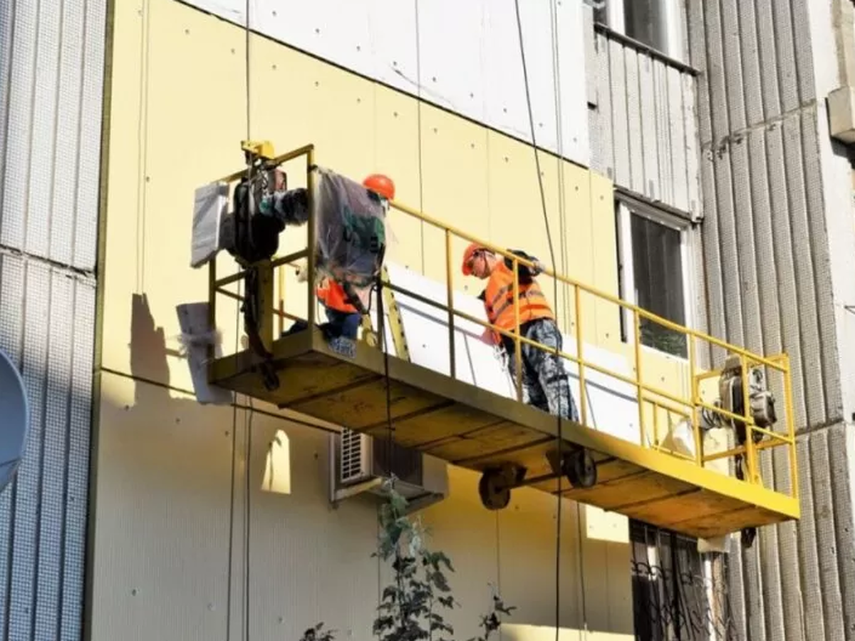 В Дзержинце Городского округа Пушкинский ведется капремонт фасада панельного дома 1972 года постройки