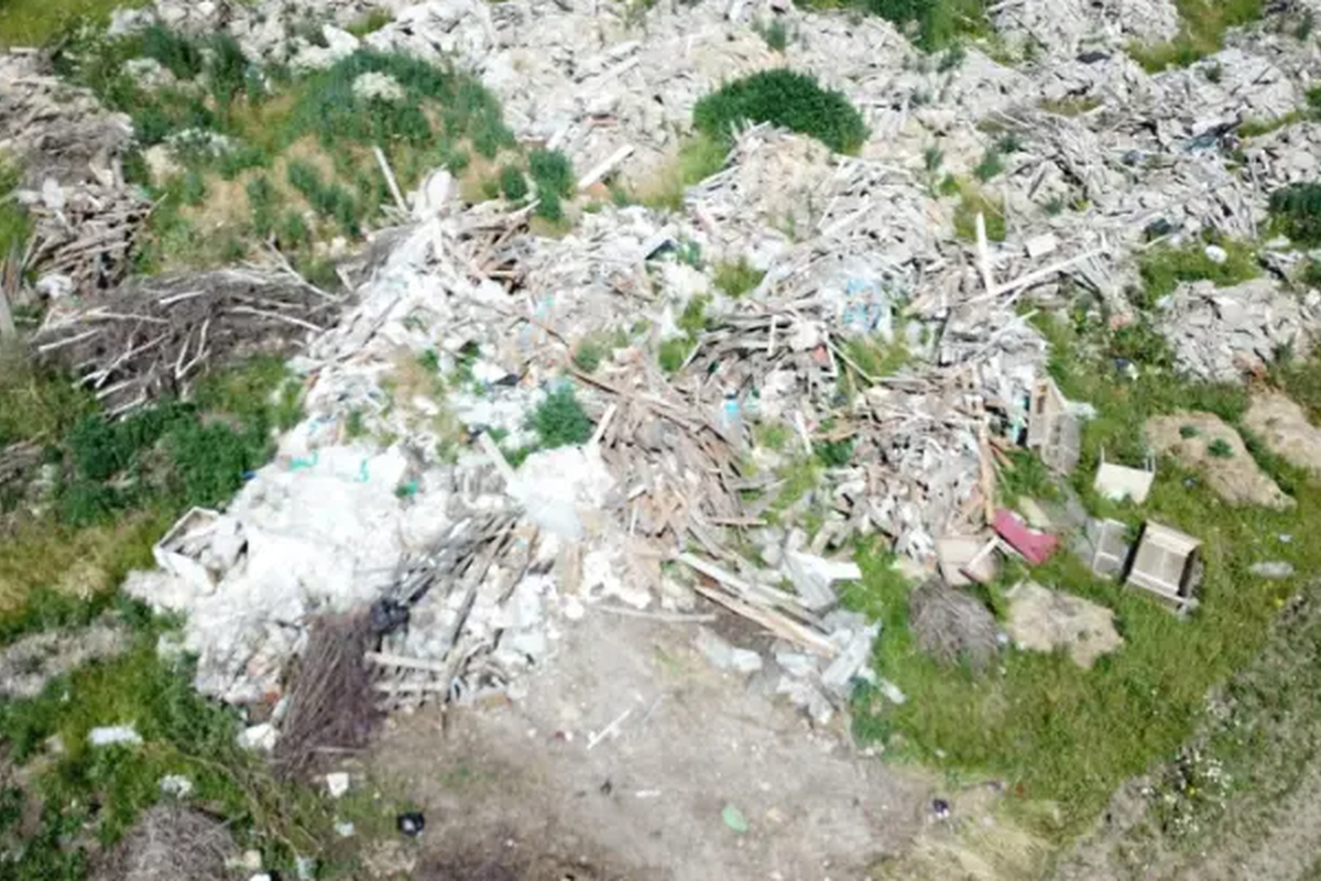 В Мордовии подрядчик оставил после себя свалку строительных отходов