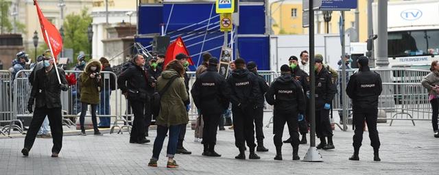 В Москве полиция задержала 12 членов партии КПРФ