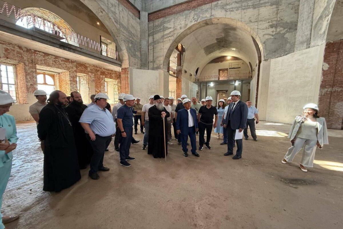 Глава Татарстана ознакомился с ходом реставрации Николо-Тульского храма в Казанской епархии