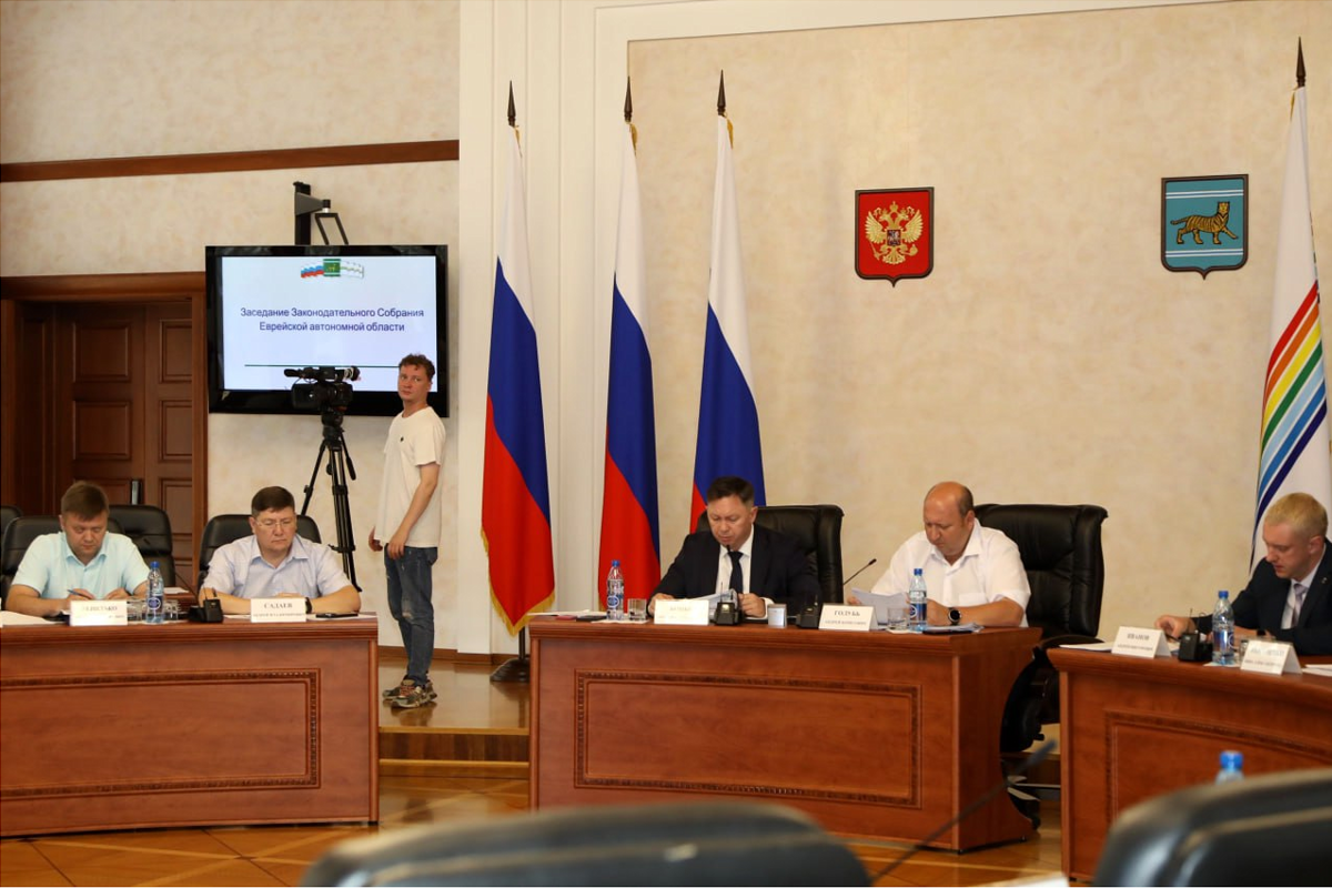 Спикер ЗС ЕАО Роман Бойко: Защитников Курской области освободили от транспортного налога, справедливость восстановлена