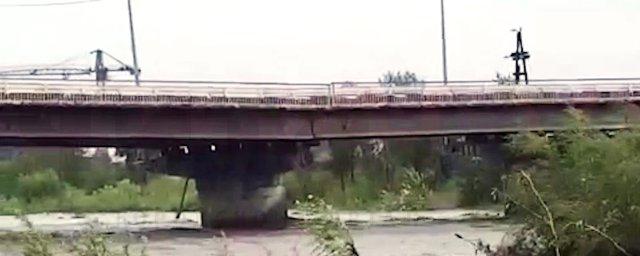В Чите из-за паводка частично обвалился мост