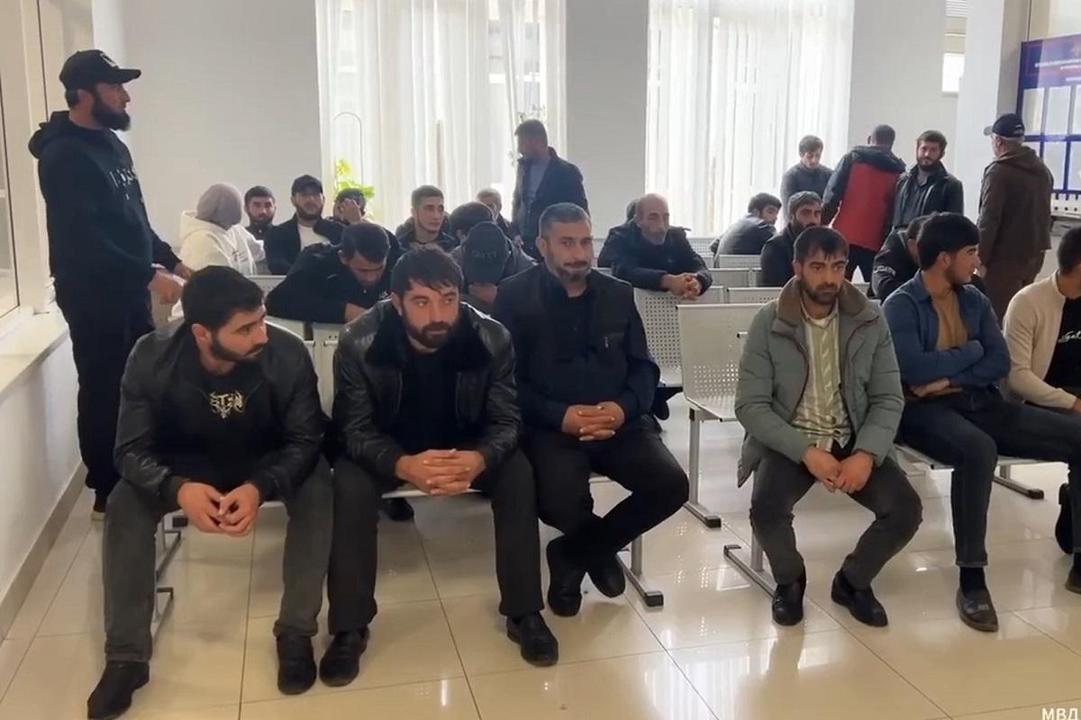 Правоохранители нашли 19 нелегальных мигрантов в Дагестане