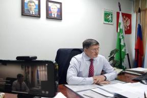 Уральский градоначальник покинул пост после скандальных выборов с женой шофера