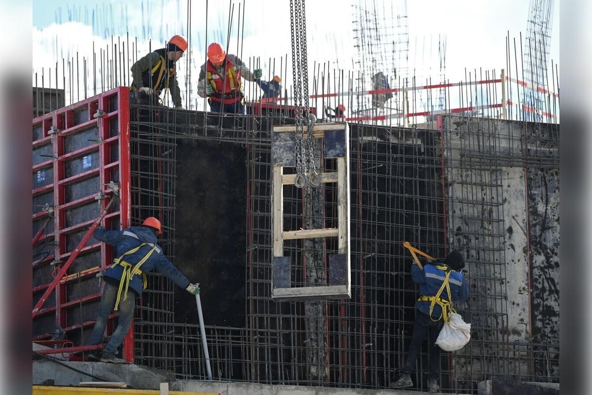 В России на стройках сократилось число мигрантов