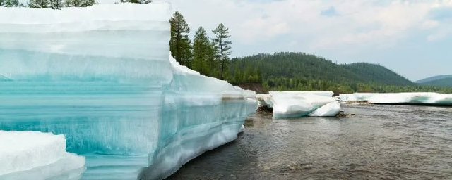 В Якутии начал таять крупнейший в мире кратер вечной мерзлоты