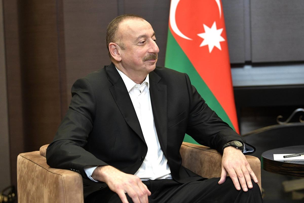 Алиев заявил, что Азербайджан пока не спешит вступать в ЕАЭС